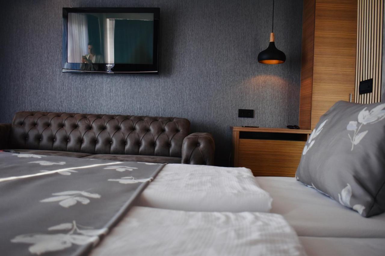 View Deluxe Hotel