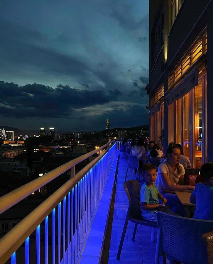 View Deluxe Hotel 4*